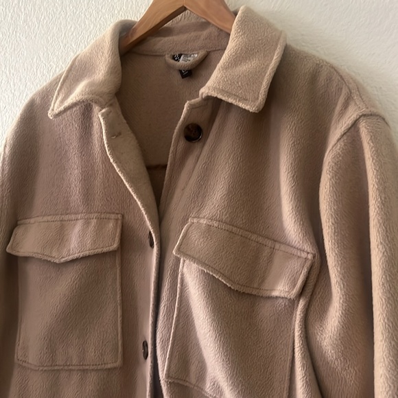 Cozy light tan shacket - Picture 2 of 2